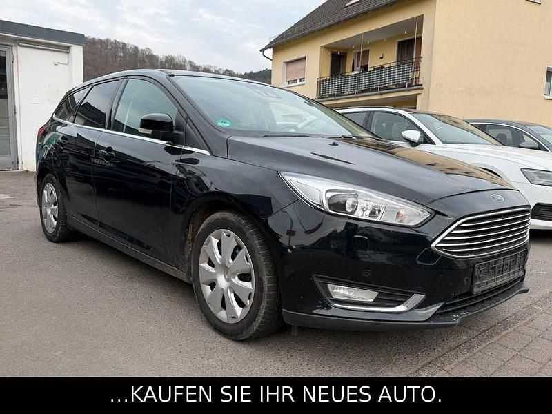 Gebraucht Ford Focus Titanium 120 PS (88 kW) 2015 Schwarz Kombi