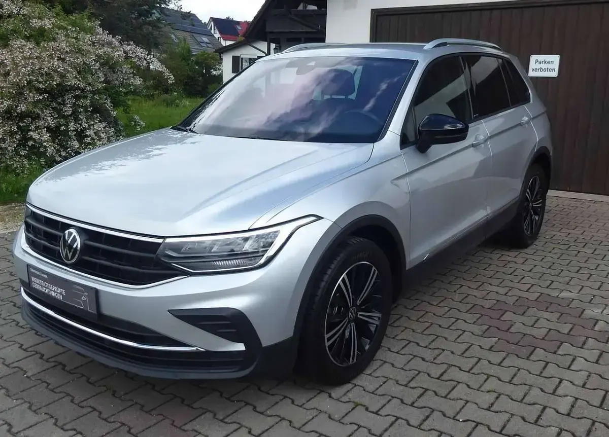 Gebraucht VW Tiguan Active 150 PS (110 kW) 2021 Silber SUV