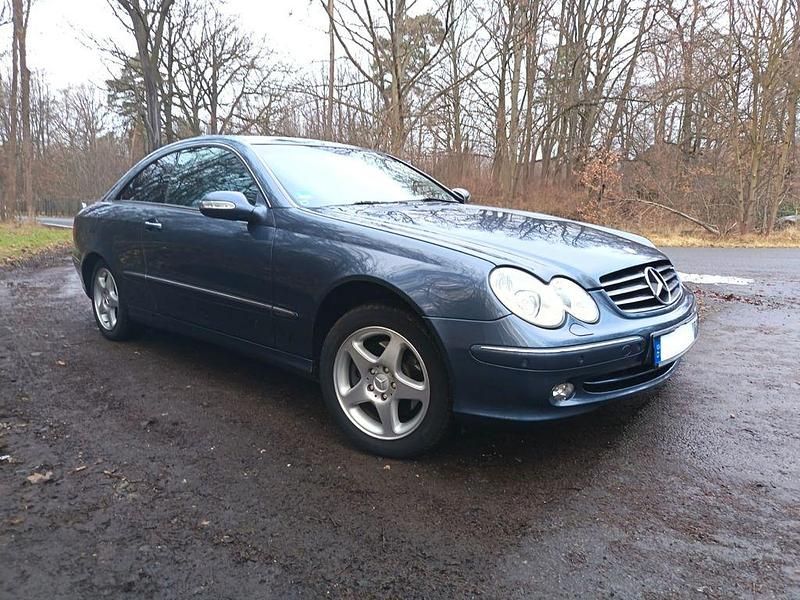 Blau Gebraucht 2004 Mercedes CLK320 Coupé | 4.999 € (Fairer Preis) - Bild 1/4