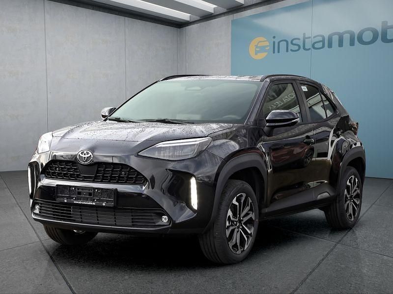 Schwarz Neu 2025 Toyota Yaris Cross SUV | 31.449 € - Bild 1/4