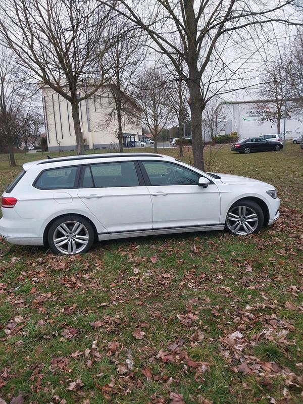 Gebraucht VW Passat 150 PS (110 kW) 2016 Weiß Kombi