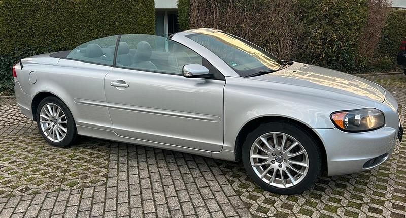 Grau Gebraucht 2006 Volvo C70 Cabrio | 5.000 € (Fairer Preis) - Bild 1/4