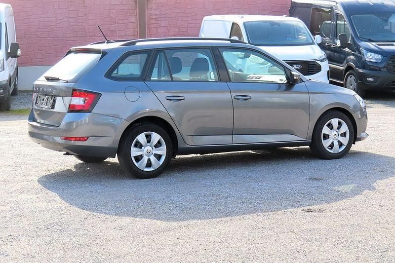 Gebraucht Skoda Fabia 95 PS (69 kW) 2022 Grau Kleinwagen