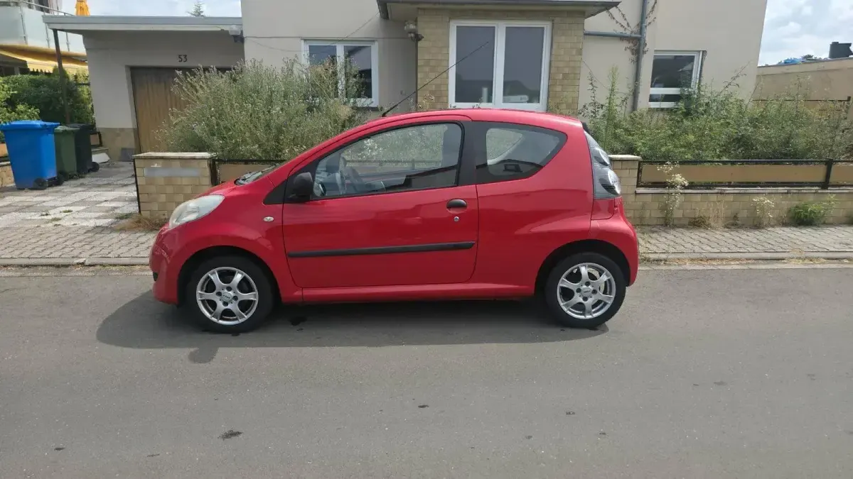Gebraucht Citroën C1 70 PS (51 kW) 2010 Rot Kleinwagen