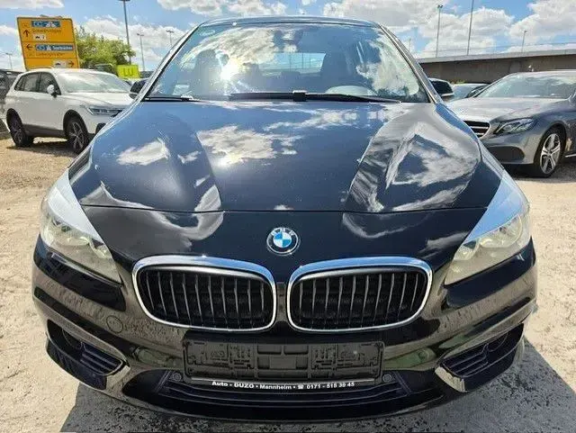 Gebraucht BMW 218 Gran Tourer Sport Line 150 PS (110 kW) 2016 Schwarz Van / Kleinbus