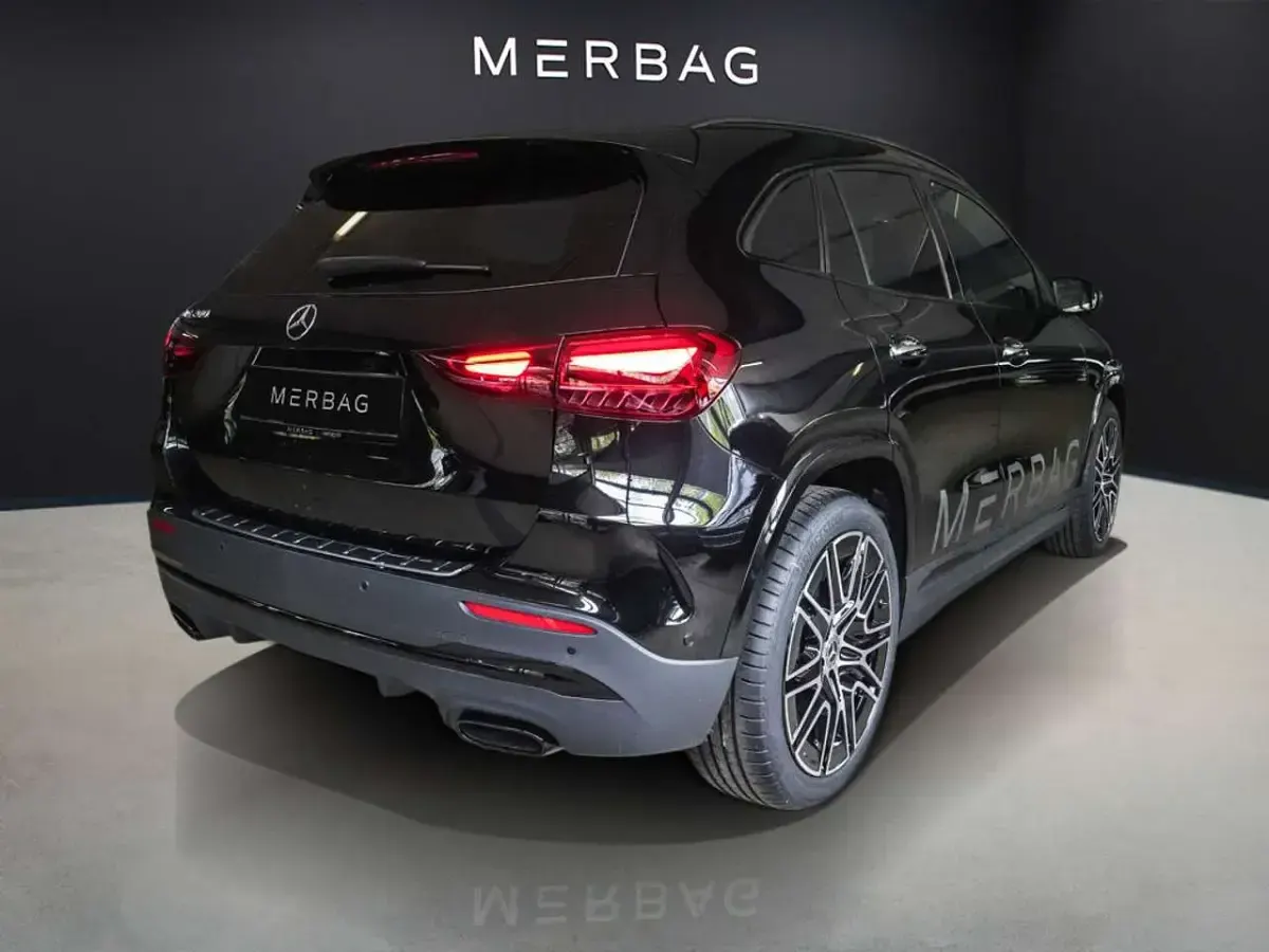 Gebraucht Mercedes GLA200 AMG 177 PS (130 kW) 2026 Schwarz SUV