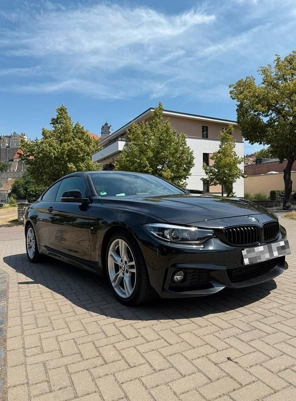 Schwarz Gebraucht 2020 BMW 420 M Sport Coupé | 24.500 € - Bild 1/4