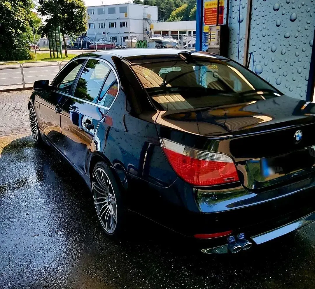 Gebraucht BMW 525 Sport Line 177 PS (130 kW) 2006 Schwarz Limousine