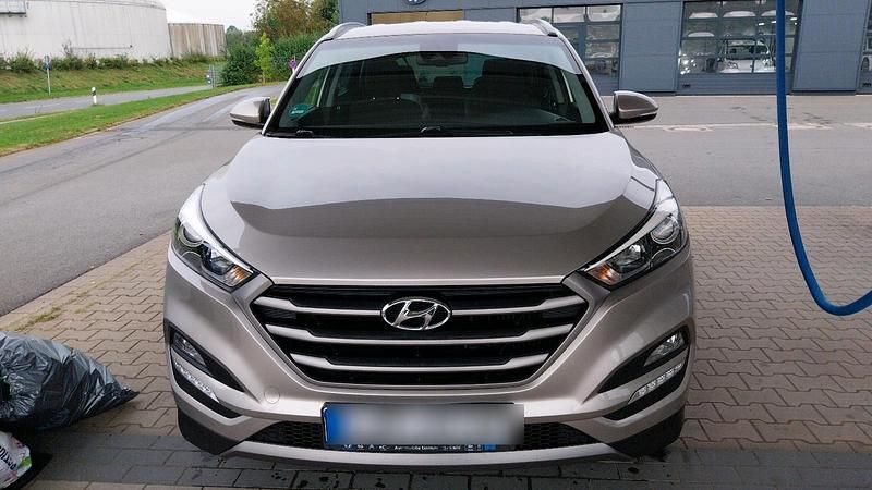 Beige Gebraucht 2015 Hyundai Tucson SUV | 14.290 € (Guter Preis) - Bild 1/4