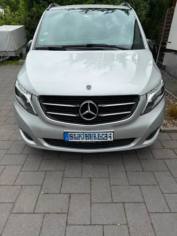 Gebraucht Mercedes E250 190 PS (139 kW) 2018 Silber Van / Kleinbus