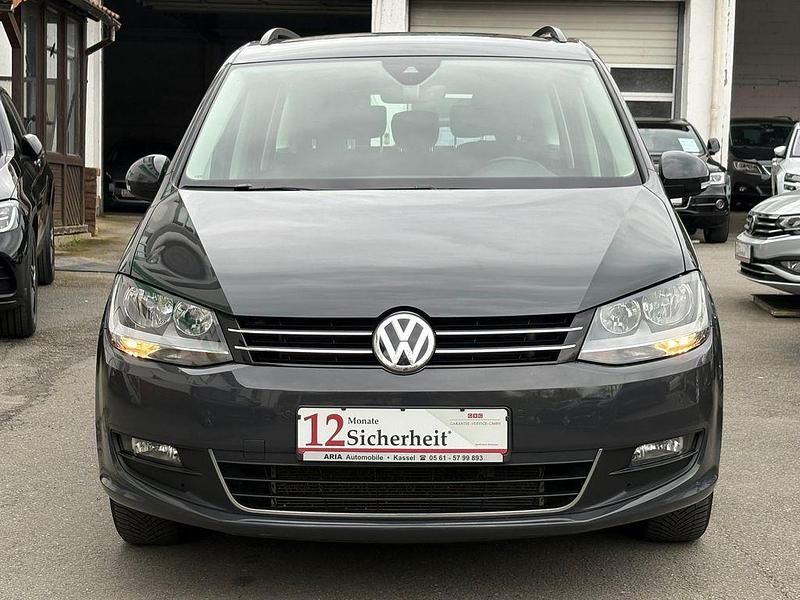 Gebraucht VW Sharan Comfortline 150 PS (110 kW) 2021 Grau Van / Kleinbus