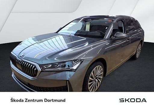 Gebraucht Skoda Superb LAURIN & KLEMENT 150 PS (110 kW) 2025 Grau Kombi