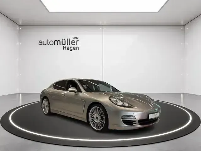 Second-hand Porsche Panamera 250 CP (183 kW) 2012 Argintiu Hatchback