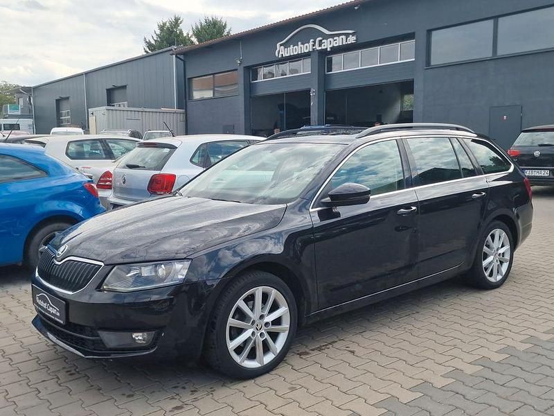 Schwarz Gebraucht 2015 Skoda Octavia Elegance Kombi | 7.899 € (Guter Preis) - Bild 1/4