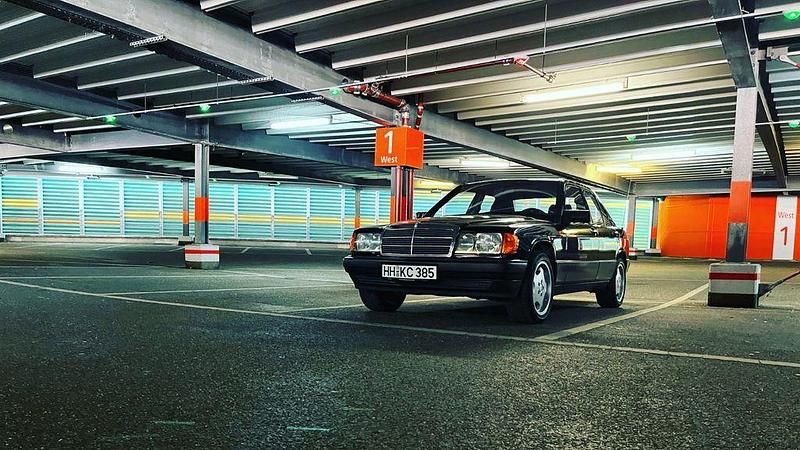 Gebraucht Mercedes 190 109 PS (80 kW) 1991 Schwarz Limousine