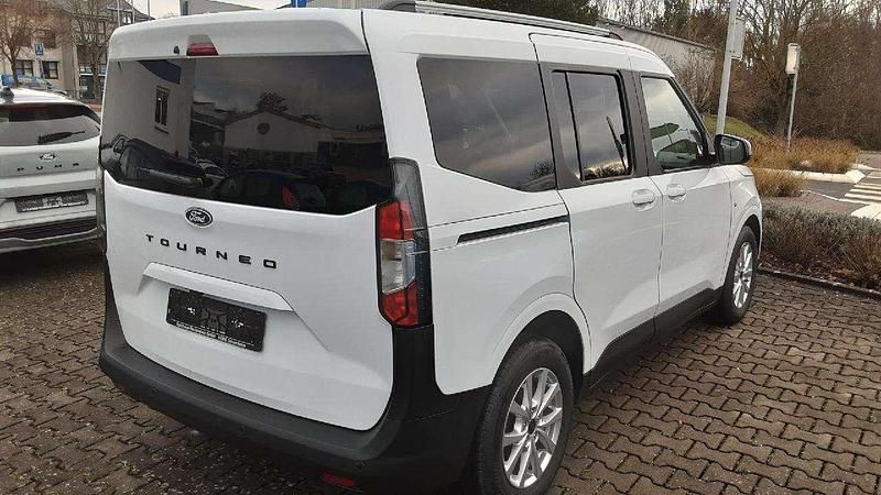 Neu Ford Tourneo Courier Titanium 125 PS (91 kW) 2025 Frostweiß Van / Kleinbus