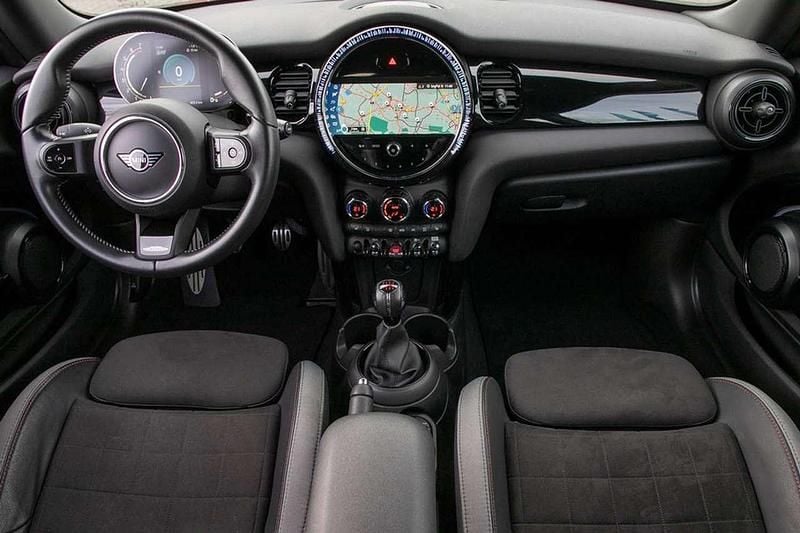 Gebraucht Mini John Cooper Works 136 PS (100 kW) 2021 Chili red uni Kleinwagen