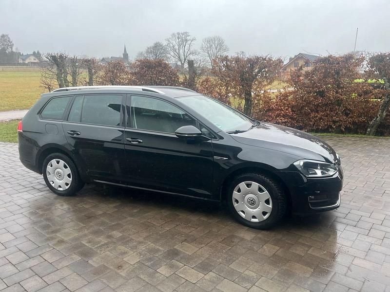 Gebraucht VW Golf VII LOUNGE 110 PS (80 kW) 2015 Schwarz Kombi