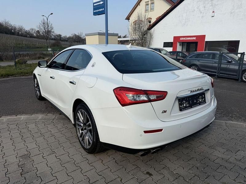 Gebraucht Maserati Ghibli 409 PS (300 kW) 2016 Weiß Limousine