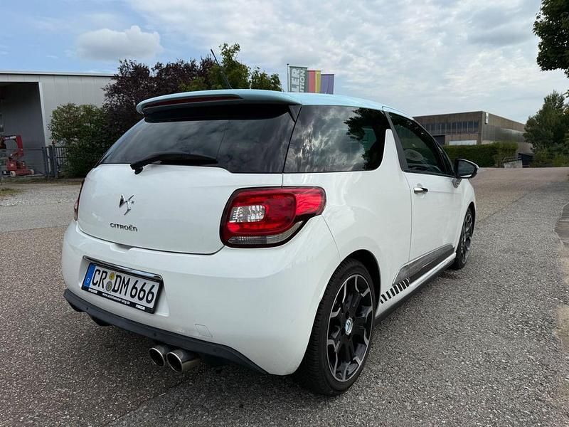 Gebraucht Citroën DS3 Sport Chic 156 PS (114 kW) 2010 Weiß Kleinwagen