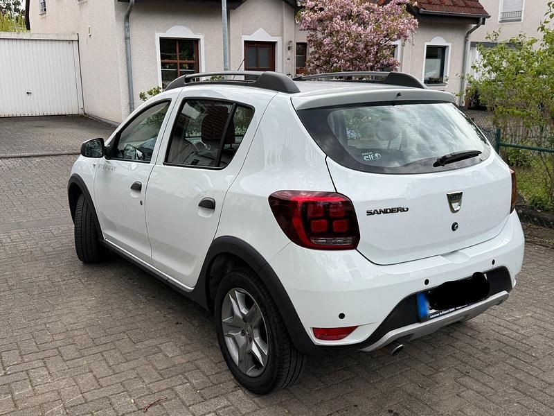 Gebraucht Dacia Sandero Prestige 90 PS (66 kW) 2019 Weiß SUV