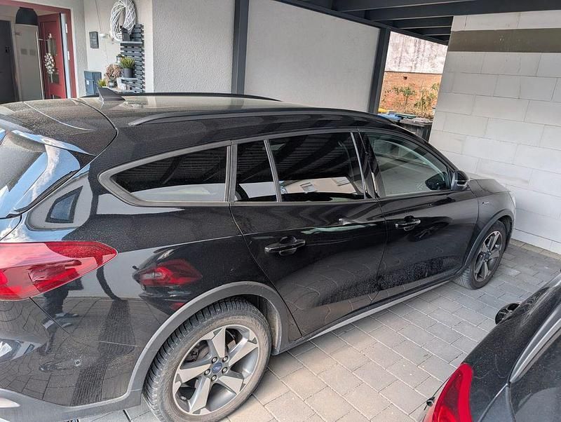 Usata Ford Focus Active 125 CV (91 kW) 2023 Nero Berlina