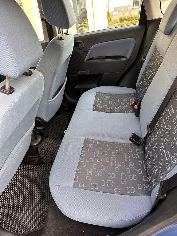 Gebraucht Ford Fiesta 80 PS (58 kW) 2005 Blau Kleinwagen