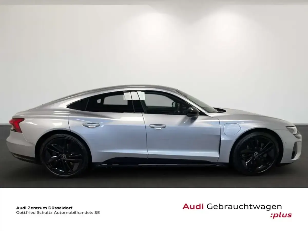 Gebraucht Audi e-tron GT quattro Sport 350 kW (476 PS) 2024 Silber Limousine