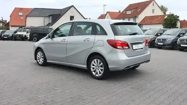 Gebraucht Mercedes B220 Style 190 PS (139 kW) 2016 Silber Kleinwagen