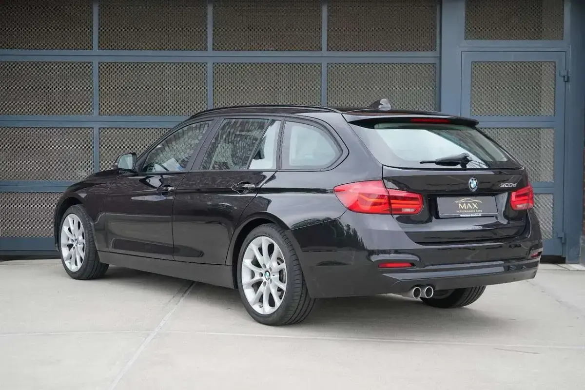 Gebraucht BMW 320 Advantage 190 PS (139 kW) 2015 Schwarz Kombi
