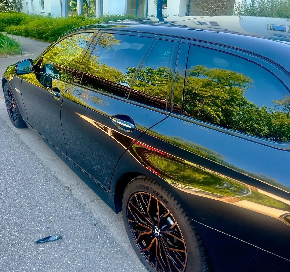 Gebraucht BMW 520 184 PS (135 kW) 2012 Schwarz Kombi
