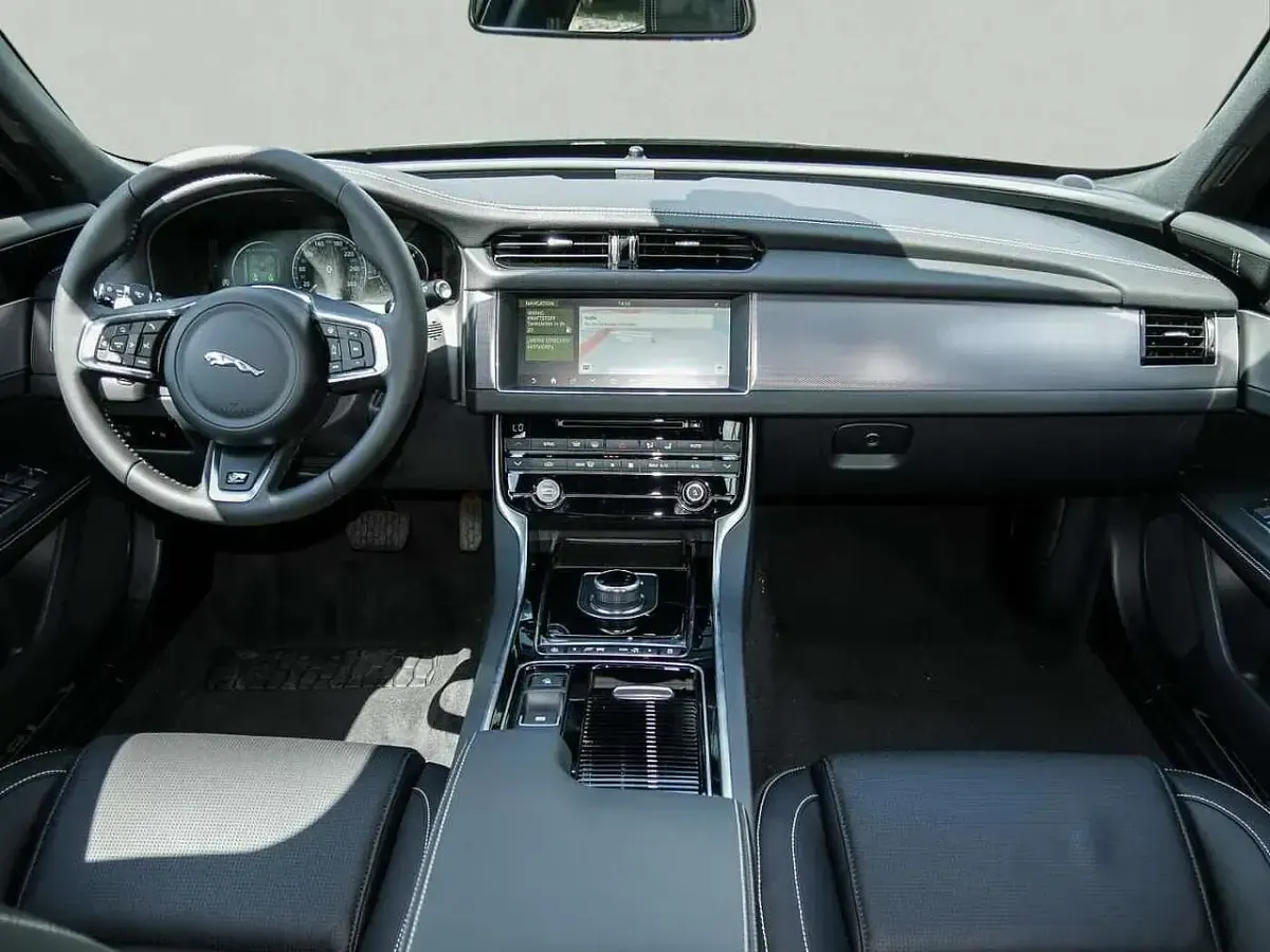Gebraucht Jaguar XF Ingenium 180 PS (132 kW) 2017 Schwarz Limousine