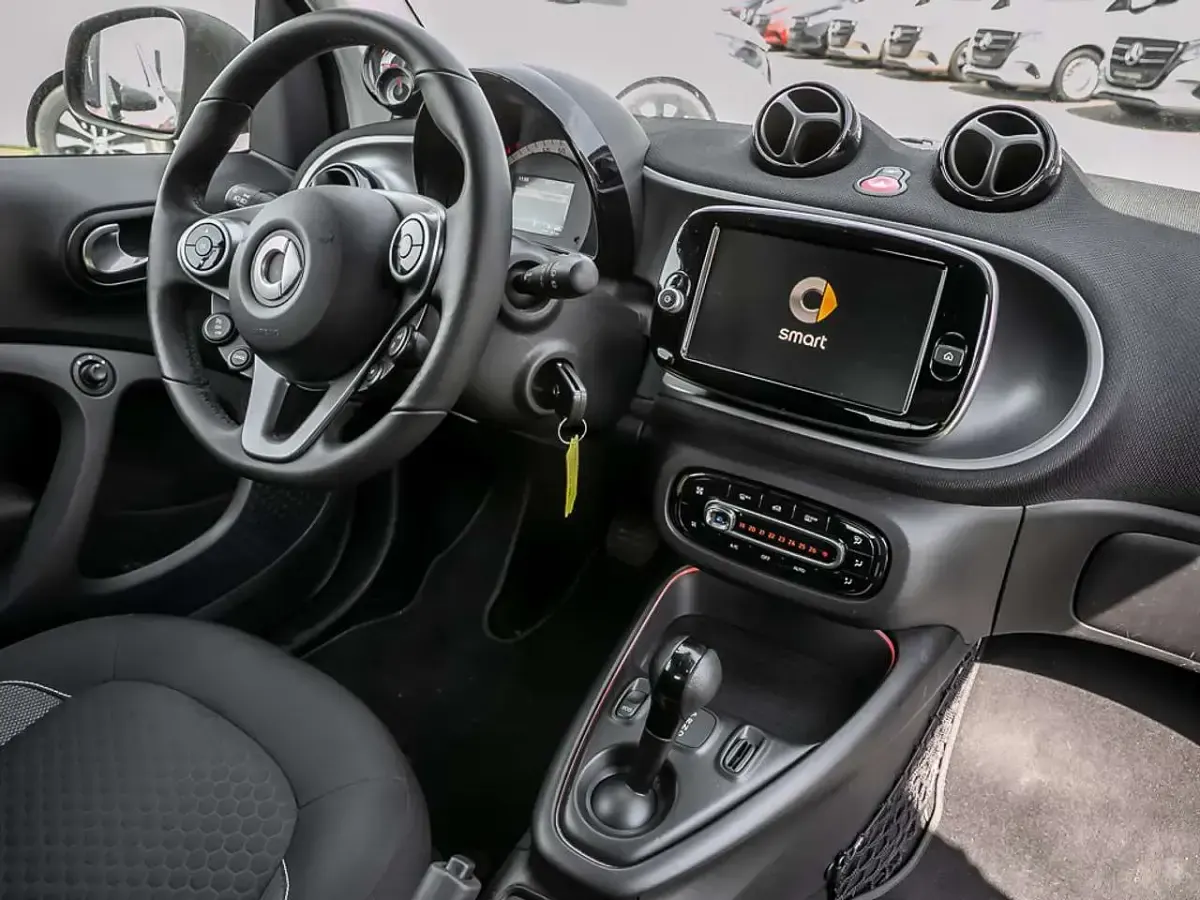 Gebraucht Smart ForTwo Coupé Exclusive 60 kW (82 PS) 2024 Rot Kleinwagen