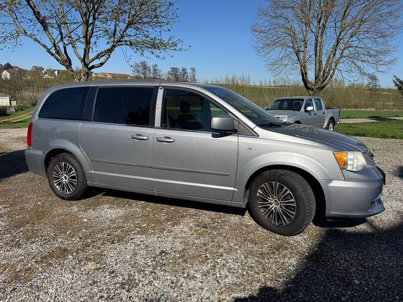 Gebraucht Lancia Voyager S 177 PS (130 kW) 2014 Silber Van / Kleinbus