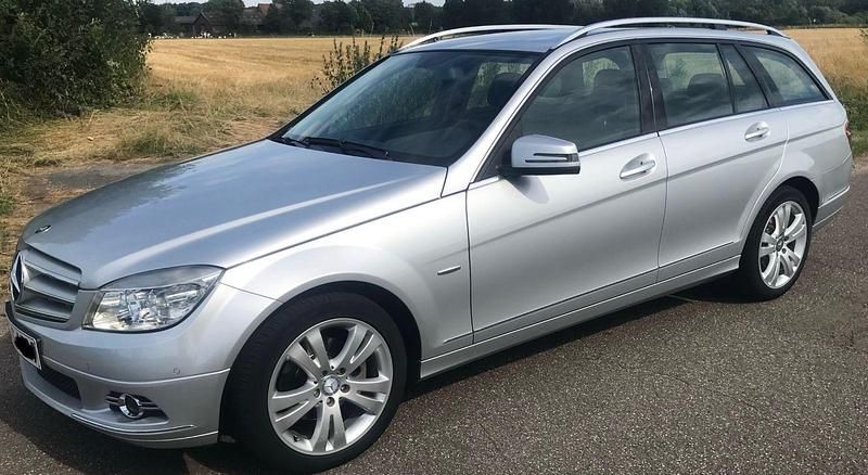 Silber Gebraucht 2009 Mercedes C200 Avantgarde Kombi | 8.500 € (Fairer Preis) - Bild 1/4
