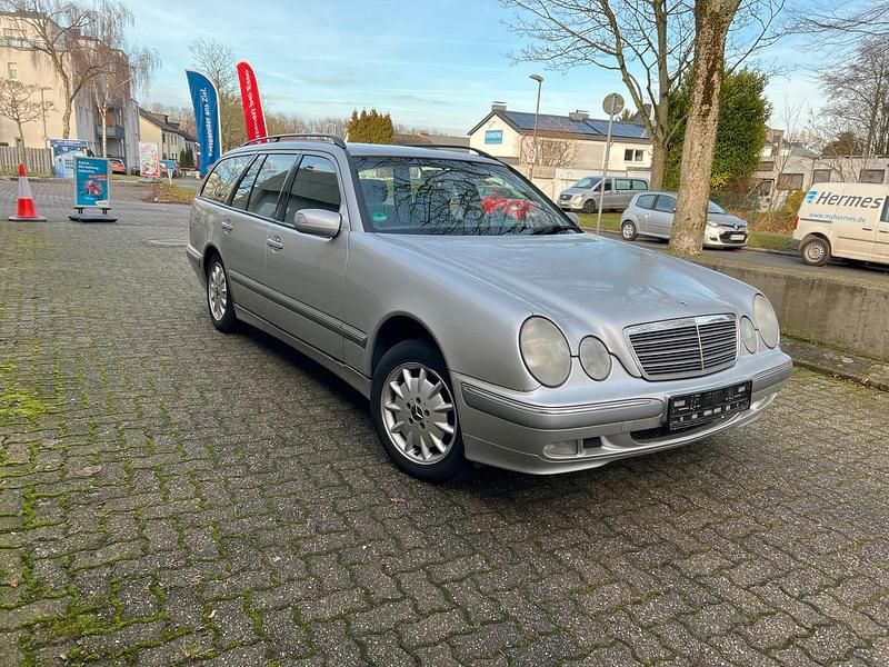 Grau Gebraucht 2000 Mercedes E280 Kombi | 1.500 € (Fairer Preis) - Bild 1/4