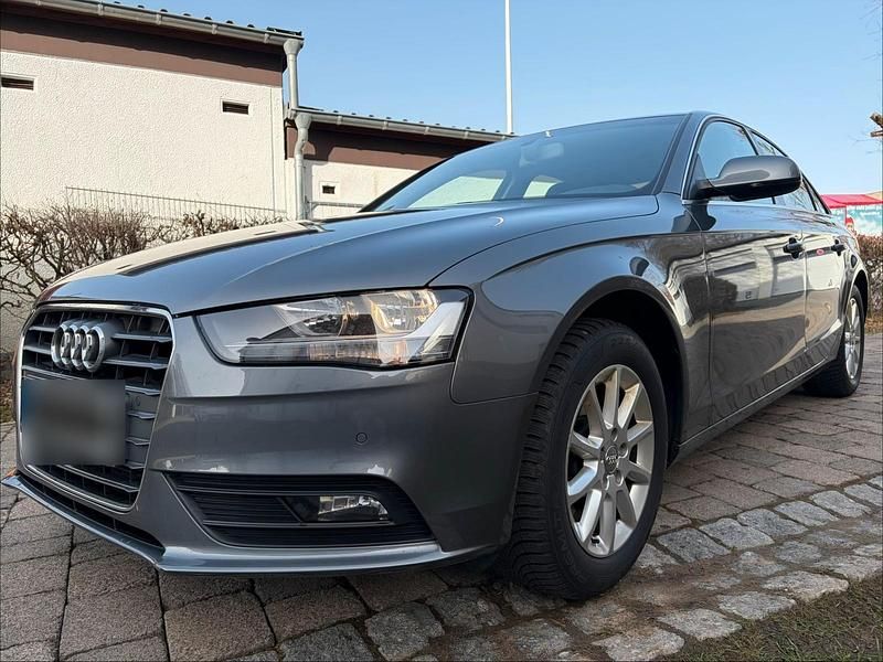 Gebraucht Audi A4 Ambiente 170 PS (125 kW) 2013 Grau Limousine