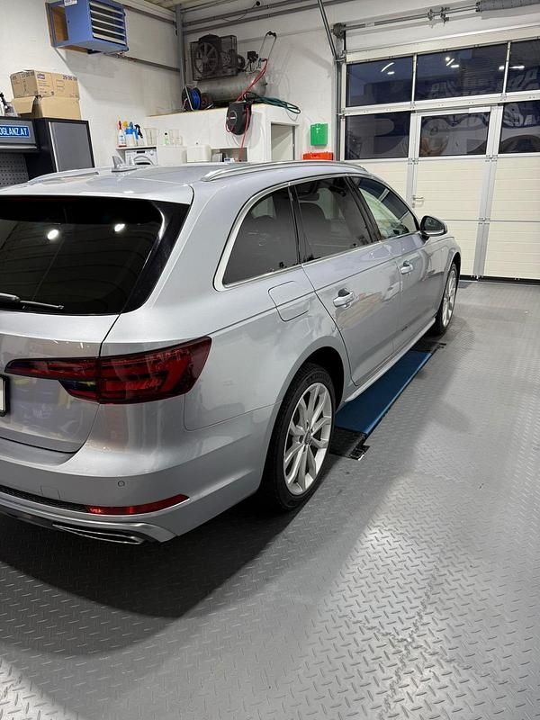 Usata Audi A4 S-Line 190 CV (139 kW) 2019 Argento Station wagon