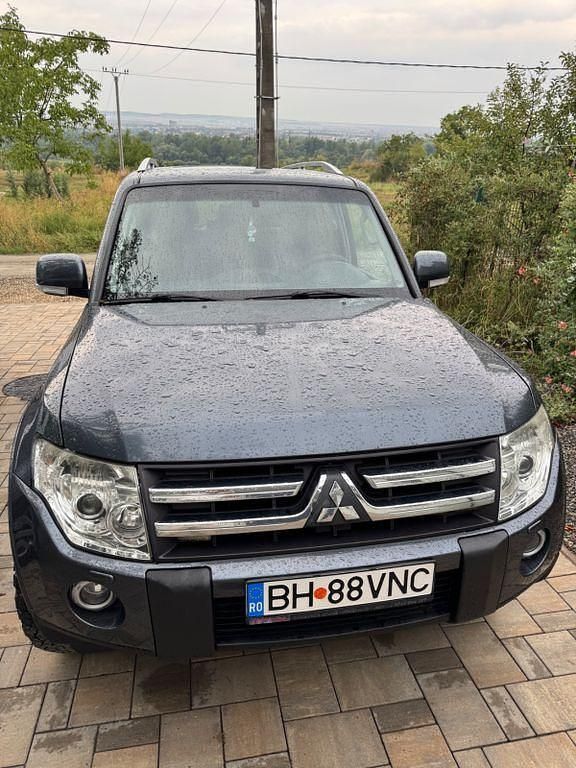 Silber Gebraucht 2008 Mitsubishi Pajero Instyle SUV | 11.900 € (Teuer) - Bild 1/4