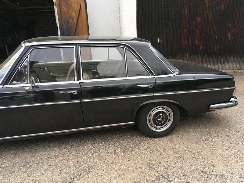 Schwarz Gebraucht 1970 Mercedes 280 SE Limousine | 13.000 € - Bild 1/4