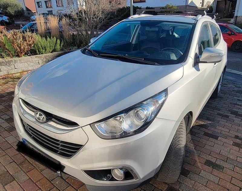 Silber Gebraucht 2012 Hyundai ix35 Trend SUV | 8.900 € (Guter Preis) - Bild 1/4