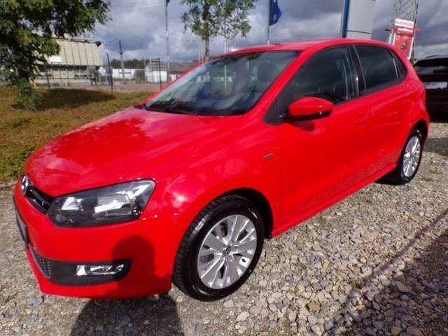 Rot Gebraucht 2013 VW Polo Life Kleinwagen | 8.450 € (Fairer Preis) - Bild 1/3