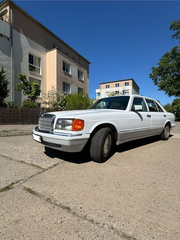 Weiß Gebraucht 1987 Mercedes S300 Limousine | 19.500 € - Bild 1/4