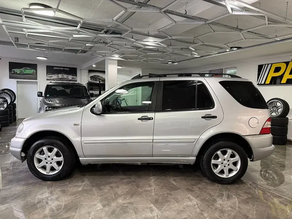 Gebraucht Mercedes ML430 272 PS (200 kW) 1999 Silber SUV