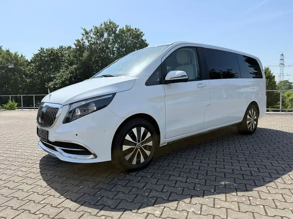 Gebraucht Mercedes V220 Exclusive 163 PS (119 kW) 2019 Weiß Van / Kleinbus