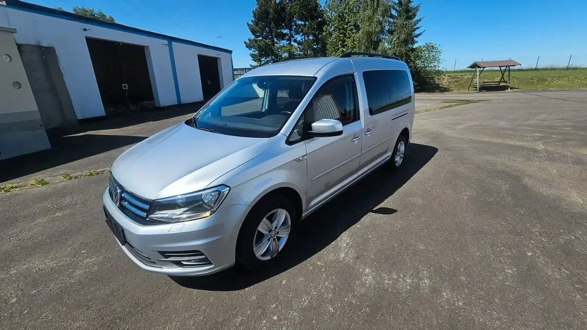 Gebraucht VW Caddy Maxi Comfortline 150 PS (110 kW) 2018 Silber Van / Kleinbus