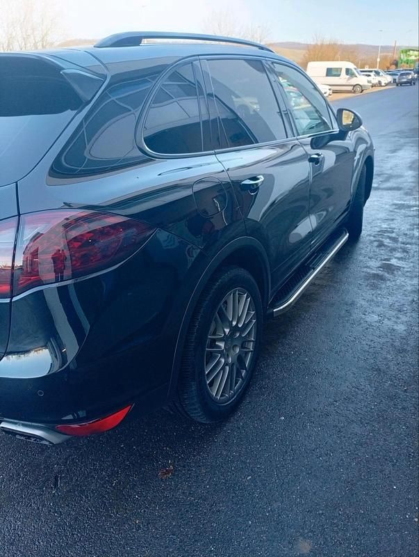 Gebraucht Porsche Cayenne 416 PS (305 kW) 2011 Schwarz SUV