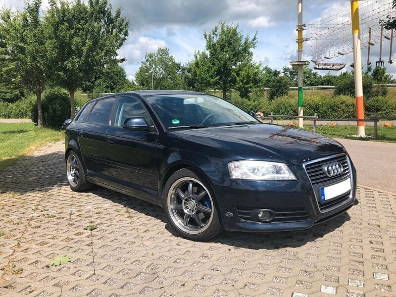 Blau Gebraucht 2009 Audi A3 Sportback Ambition Limousine | 4.500 € (Teuer) - Bild 1/2