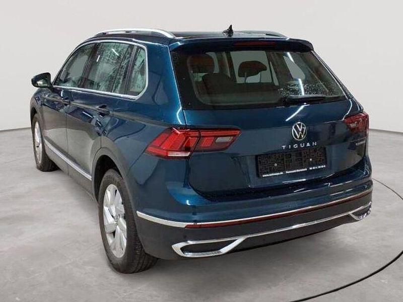 Gebraucht VW Tiguan Elegance 245 PS (180 kW) 2022 Nightshade blue metallic SUV
