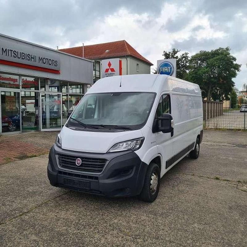 Weiß Gebraucht 2020 Fiat Ducato Van | 22.250 € (Teuer) - Bild 1/4